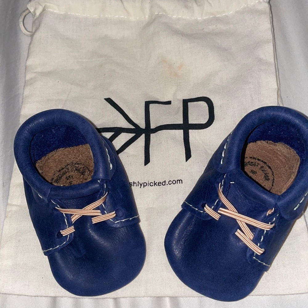 NWOT Freshly Picked size 1 crib shoes